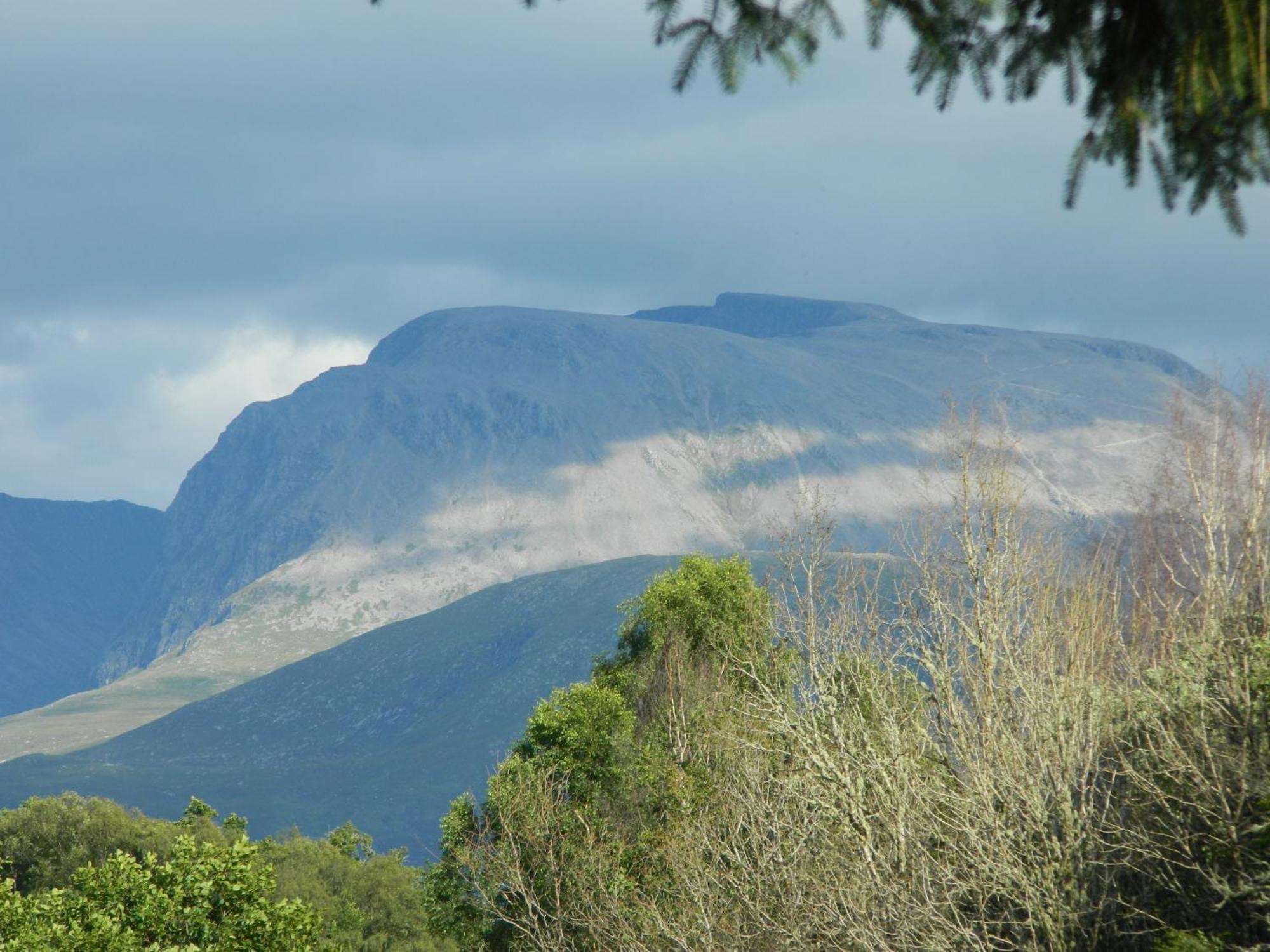 Tom Beag - Ben Nevis View Rooms ฟอร์ตวิลเลียม ภายนอก รูปภาพ